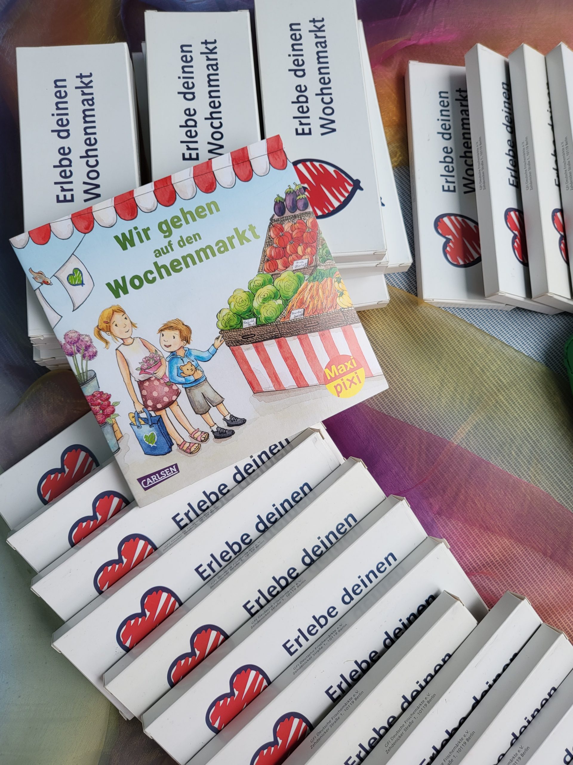 Auf die Marktbesuchenden warten viele Gewinne, unter anderem Pixi-Kinderbücher für die Kleinen. © M3B GmbH/Neele Thiem-Grieger
